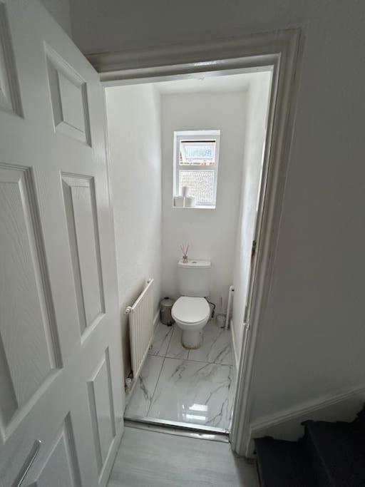 East London 2 Bedroom Flat Exterior photo
